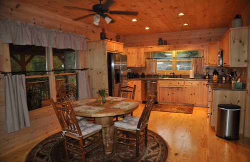 Hot Springs Cabin | River Magic, Romantic Luxury Log Cabin with Hot Tub
