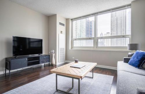 Rush and Division Apartment | River N 2BR w Gym WD nr Magnificent Mile CHI-160