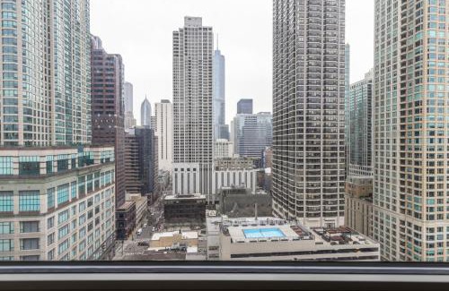 Rush and Division Apartment | River N 2BR w Gym WD nr Magnificent Mile CHI-160