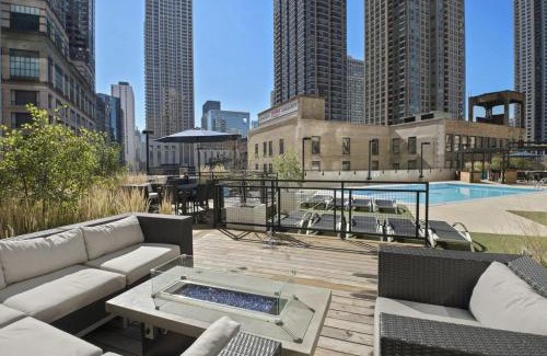 Rush and Division Apartment | River N 2BR wGym Deck Pool nr Mag Mile CHI-133