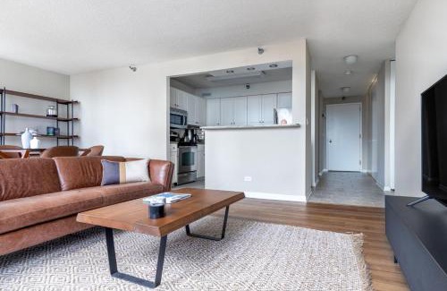 Rush and Division Apartment | River N 2BR wGym Deck Pool nr Mag Mile CHI-133