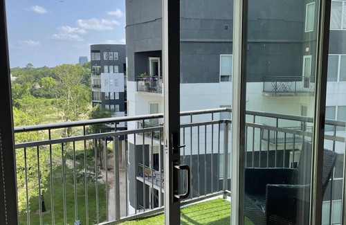 Washington Ave./ Memorial Park Apartment | River Oaks 2BEDROOM Loft style + Free Parking