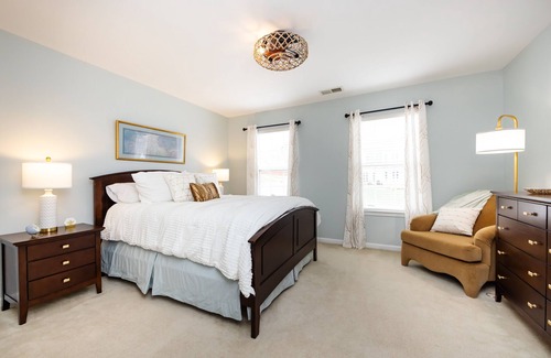 Moores Chapel House | River Retreat-Charlotte near US Whitewater Ctr- theater room, 15 mins to uptown!