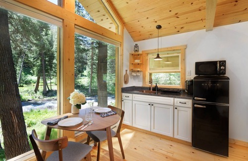 Aspen Cabin | River's Edge | Experience Maroon Bells @ T-Lazy 7