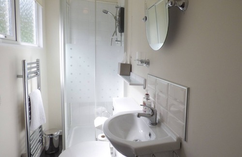 Llangynog Cottage | RIVER'S NOOK, pet friendly, with a garden in Llangynog
