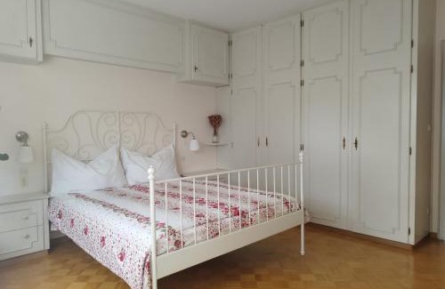 Huningue Bed & Breakfast | RIVER side - classic