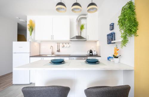 Belso-Ferencvaros Apartment | River Sunshine Apartment