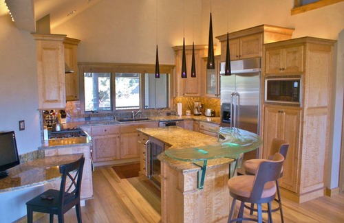 Century West House | River View Contemporary Vacation Townhouse