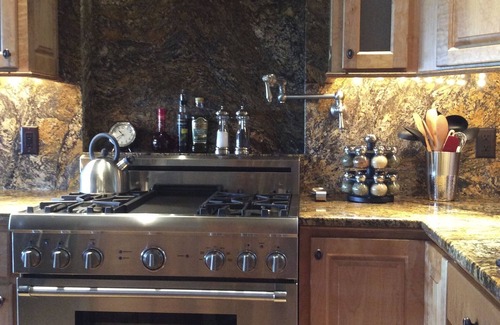 Century West House | River View Contemporary Vacation Townhouse