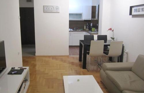 City Center Apartment | River View Nis - 65 square meters Designer Apartment in heart of city Park for free