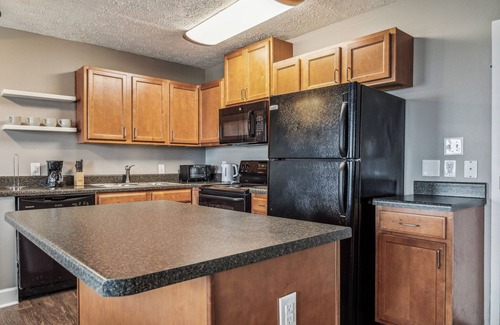 Indianapolis Apartment | River West 1006 I Corporate 2Bd Apt I Parking