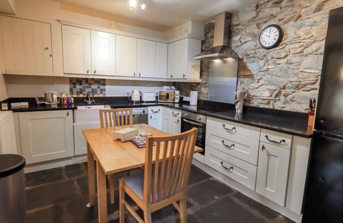 Ambleside Cottage | Riverbank At Stepping Stones