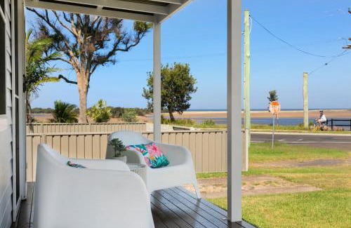 Shoalhaven Heads House | Riverbank Cottage & Studio