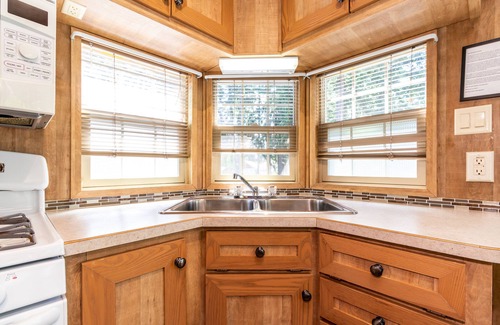 Regional District of Nanaimo Cabin | Riverbend Cottages & RV Resort