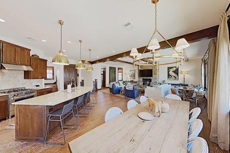 Spicewood Villa | Riverbend Villa #110