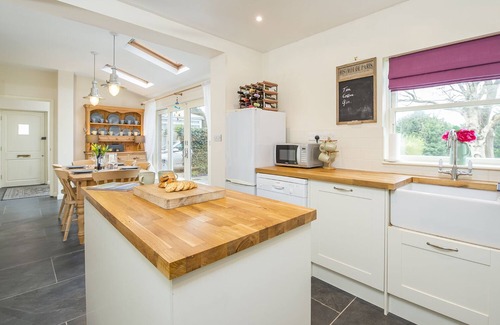 Llangwm Cottage | Rivercroft, Holiday Cottage Llangwm, Sleeps 6, 3 bedrooms, bathrooms