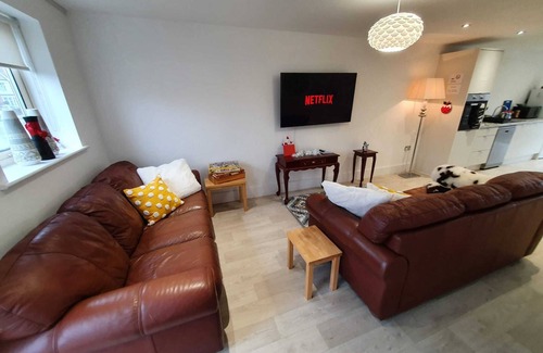 Cleethorpes House | Riverdale House (4 bedrooms) Serviced Accomodation