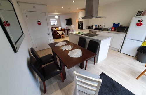 Cleethorpes House | Riverdale House (4 bedrooms) Serviced Accomodation