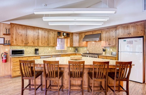 North Wawona Cabin | Riverfront Retreat