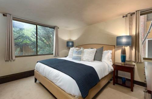 Aspen House | Riverfront 2 BR - Steps to Town - Pool & Hot Tub