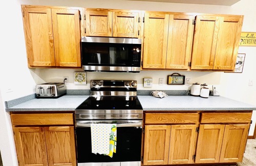 Gasquet House | Riverfront 3 bed/2 bath home, relaxing and peaceful, new furnishings and paint