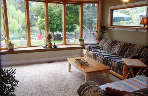 Old Bend House | Riverfront Beach Cottage in Downtown Bend