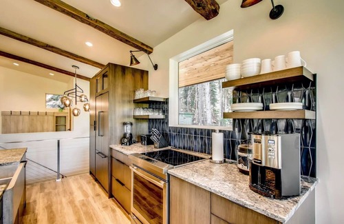 Black Hawk Cabin | Riverfront Cabin – Hot Tub, Steam Shower, Fire Pit & Trails near Nederland