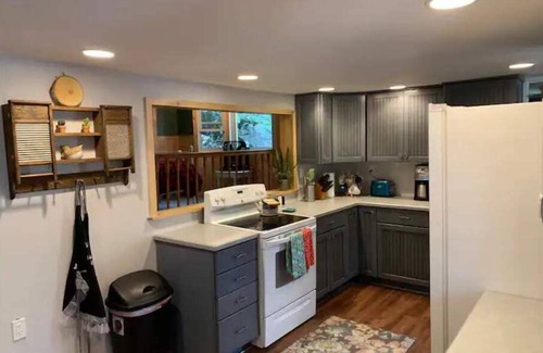 Drake Cabin | Riverfront Cabin Near Estes Park - Fishing Access & Close to RMNP