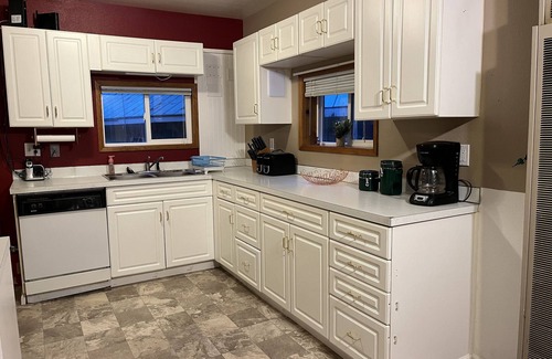 Greenwater House | Riverfront Cabin Retreat, base camp for skiing and hiking, or a quiet getaway.