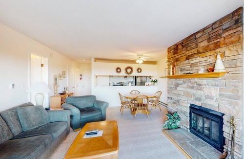 Glen Arbor Condo | Riverfront condo with beach access to lake, fireplace, washer/dryer & cable