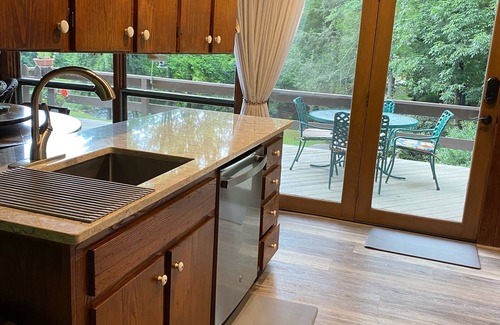 Canton House | Riverfront & Creekfront Chalet near Waynesville & GSMNP- Free high speed WiFi!