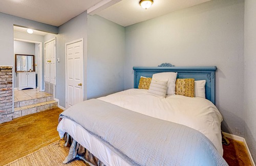 China Spring House | Riverfront guest house with private patio, river views, washer/dryer, streaming