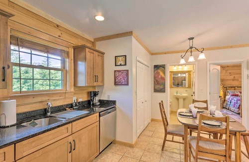 Marshall Cabin | Riverfront Hideaway w/Mtn Views in Marshall!