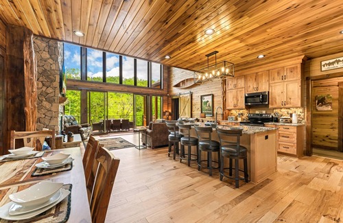 Townsend Cabin | Riverfront luxury cabin w/Free Attraction TIckets, private hot tub & deck