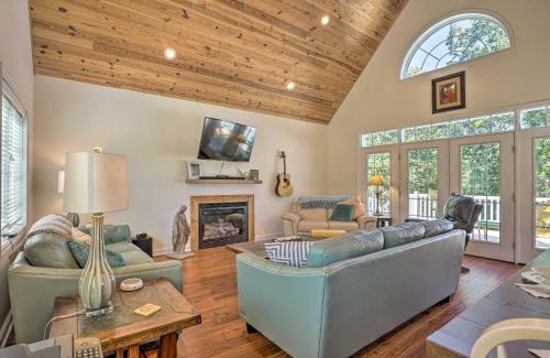 Edwardsville House | Riverfront Retreat on 4 Acres with Private Dock