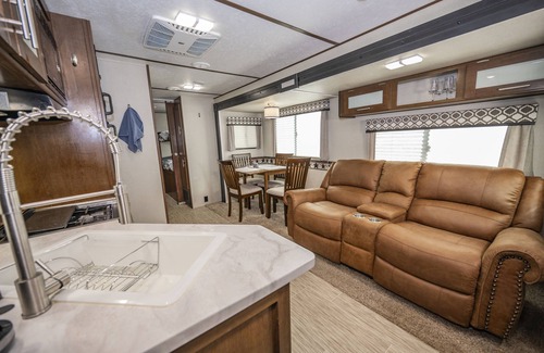 Bandera House | Riverfront RV on Medina River/1 Blk off Main in Bandera/"Hummingbird" RV