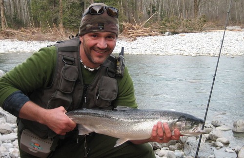 Gold Bar Cabin | Riverfront, Skiing, Kayaking, Fishing, Hiking, Relaxing