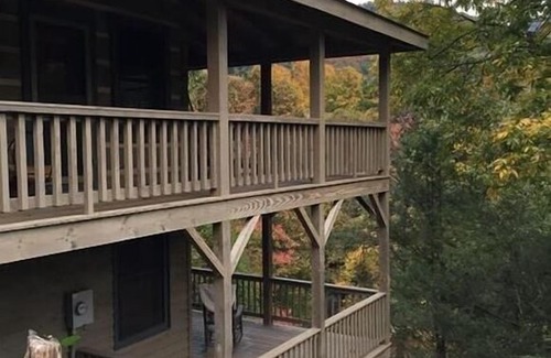 Canton Cabin | RiverRoost at Rivermont in Western North Carolina