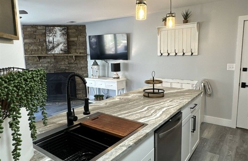 Helen House | Rivers Edge Condo 703C