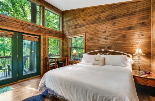 Robbinsville Hotel | Rivers Edge Treehouses