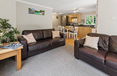 Lynton Cabin | Riverside 2 Bed Lodge with Hot Tub. Walk to Lynton Centre. Free Parking.