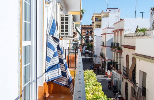 Triana Apartment | Riverside Apartment in Triana