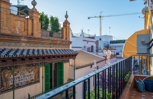 Triana Apartment | Riverside Apartment in Triana