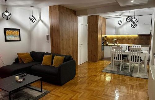 City Center Apartment | Riverside apartment with private parking