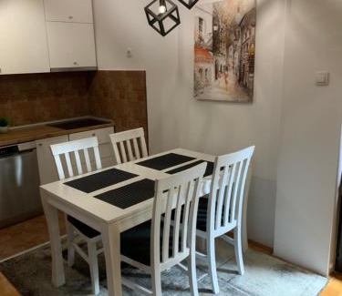 City Center Apartment | Riverside apartment with private parking
