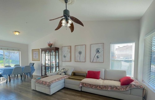 Moreno Valley House | Riverside -Entire home 4beds 4baths including 3 private bedrooms