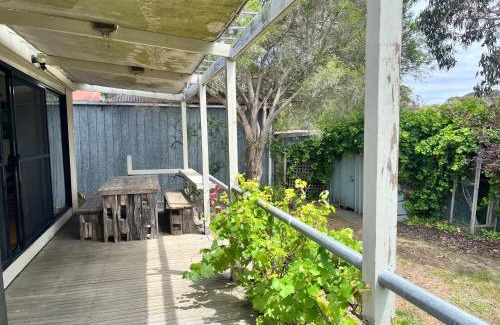 Torquay House | Riverside Hideaway