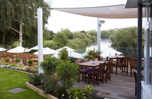 Eaton Mascott Hotel | Riverside Inn by Chef & Brewer Collection