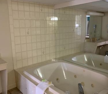 Pigeon Forge Hotel | Riverside Motor Lodge - Pigeon Forge
