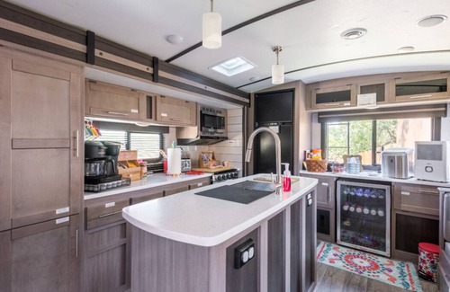 Bastrop House | Riverside Romance/Luxury RV/Starry Skies & S'mores